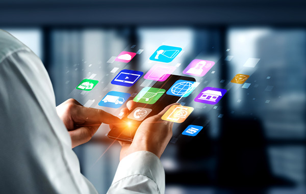 社交媒體營(yíng)銷：拓展品牌知名度，加強(qiáng)消費(fèi)者互動(dòng)