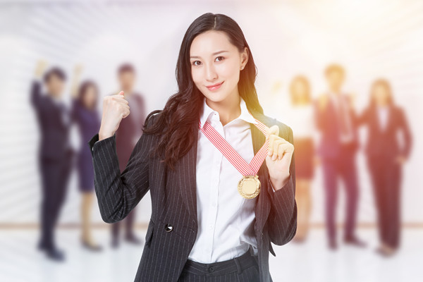 績效考核：評估員工成果，為晉升和獎懲提供依據(jù)