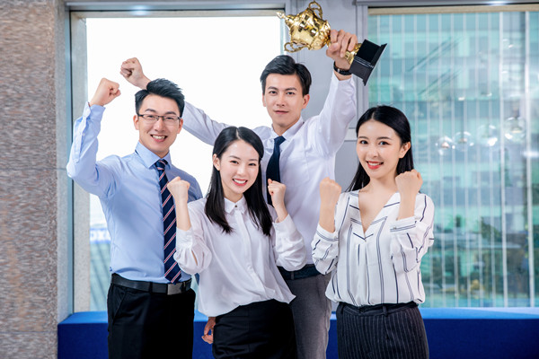 優(yōu)化組織內(nèi)部協(xié)同與溝通機(jī)制，提高組織效率和執(zhí)行力