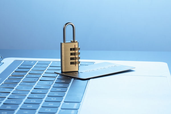 識(shí)別和降低組織風(fēng)險(xiǎn)，保障企業(yè)穩(wěn)健發(fā)展