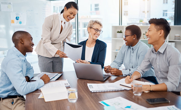 多元化與包容性：構(gòu)建多元人才隊伍，推動組織創(chuàng)新