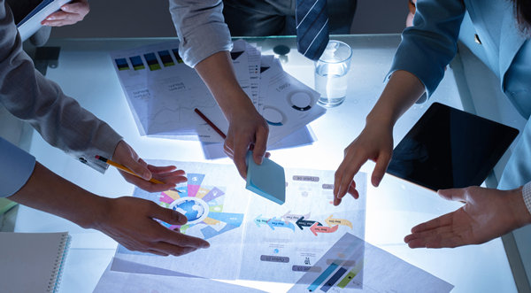 績效考核與反饋：及時反饋，指導(dǎo)改進