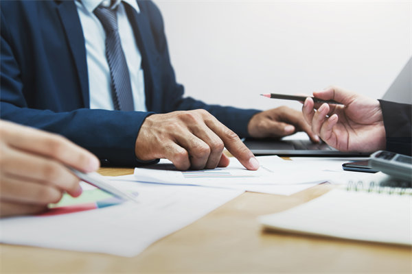 精準(zhǔn)定位集團(tuán)戰(zhàn)略，強(qiáng)化管控力度，鑄就長(zhǎng)青基石