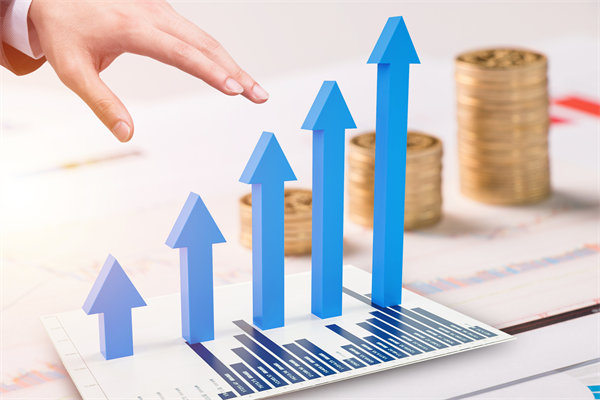 企業(yè)的戰(zhàn)略是精心設(shè)計(jì)的，還是臨機(jī)應(yīng)變的？