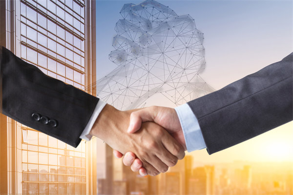 如何根據(jù)企業(yè)戰(zhàn)略調(diào)整組織架構(gòu)以支持未來發(fā)展？