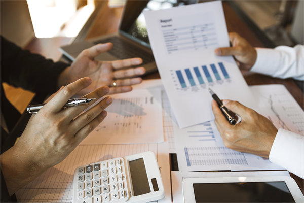 薪酬結(jié)構(gòu)如何平衡固定與浮動部分，激勵員工績效？