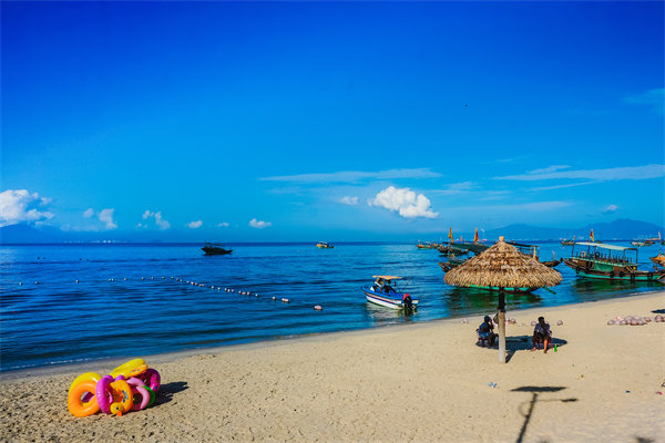 管理咨詢?nèi)绾螢榛葜萜髽I(yè)打造核心競爭力？具體策略是？