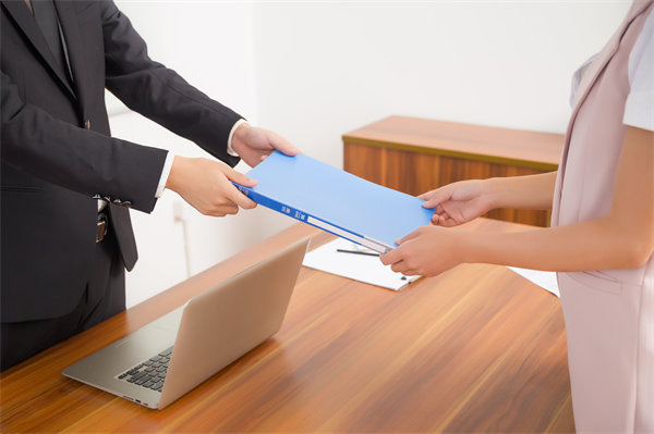 招聘新趨勢(shì)：企業(yè)如何精準(zhǔn)定位并吸引頂尖人才？