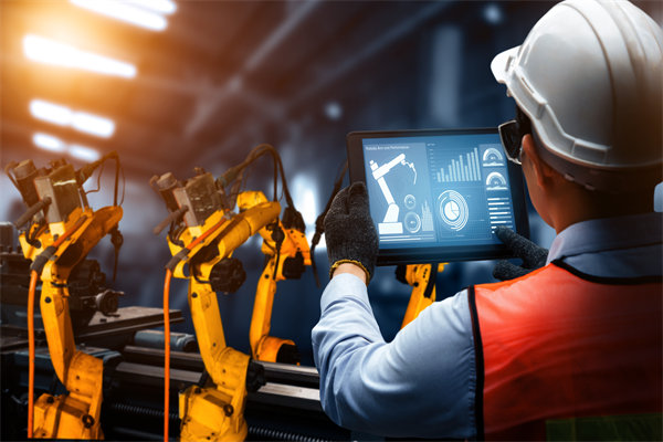 以科技創(chuàng)新驅動產業(yè)發(fā)展，傳統(tǒng)制造業(yè)如何數字化轉型？