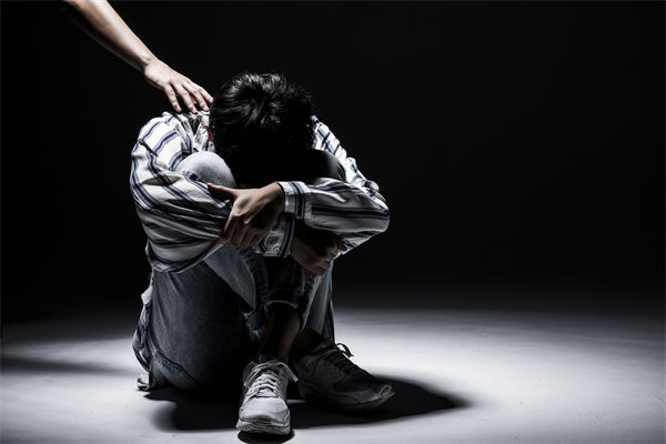 女子漏接電話被市監(jiān)所工作人員辱罵，人力資源管理有何感悟？