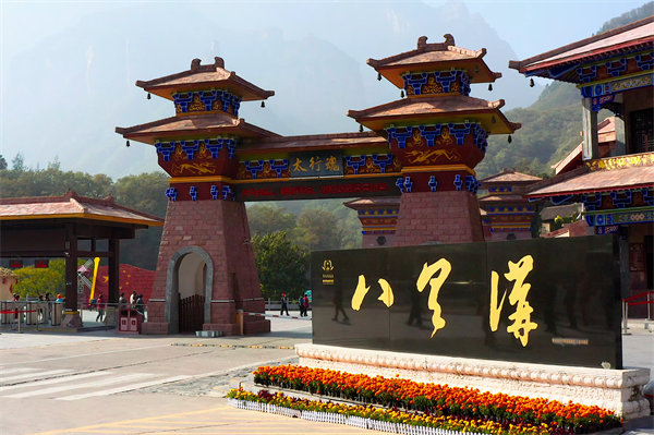 企業(yè)深陷瓶頸期，發(fā)展舉步維艱，新鄉(xiāng)戰(zhàn)略咨詢(xún)公司如何破局？