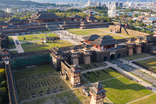 面對復(fù)雜競爭，金華戰(zhàn)略咨詢公司有何獨特解決之道？