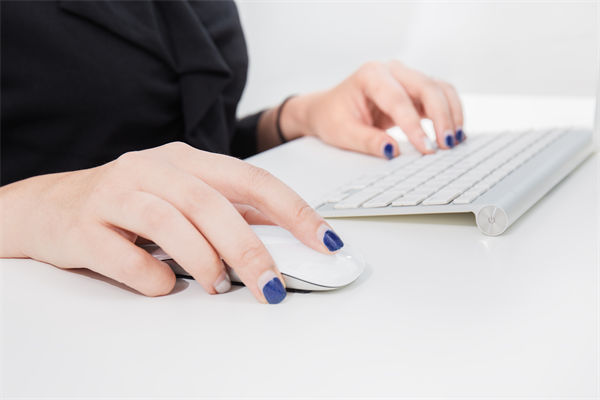 女子工資4600每天花近百元通勤上班，人力資源怎么看？