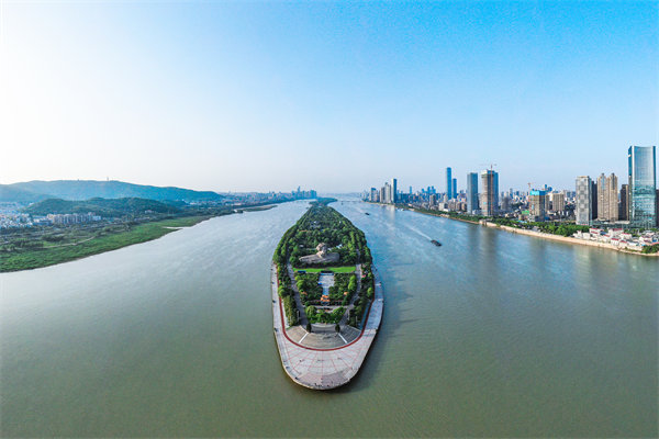 長沙戰(zhàn)略咨詢公司如何幫傳統(tǒng)企業(yè)突破發(fā)展瓶頸實現(xiàn)轉型？