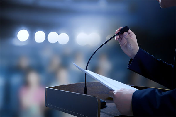 大降對(duì)華關(guān)稅，特朗普為何轉(zhuǎn)彎？制造業(yè)怎么看？