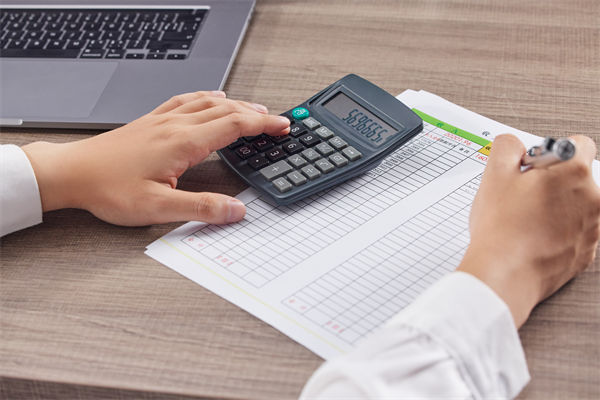 加班成風(fēng)留不住人，企業(yè)關(guān)懷和工時(shí)安排是否合理？