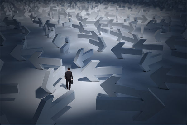 高層沉迷戰(zhàn)略藍(lán)圖，執(zhí)行層落地時(shí)為何偏離航道？