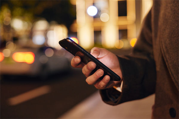 制造業(yè)管理：電子產(chǎn)品“防藍(lán)光”功能真能護(hù)眼嗎？